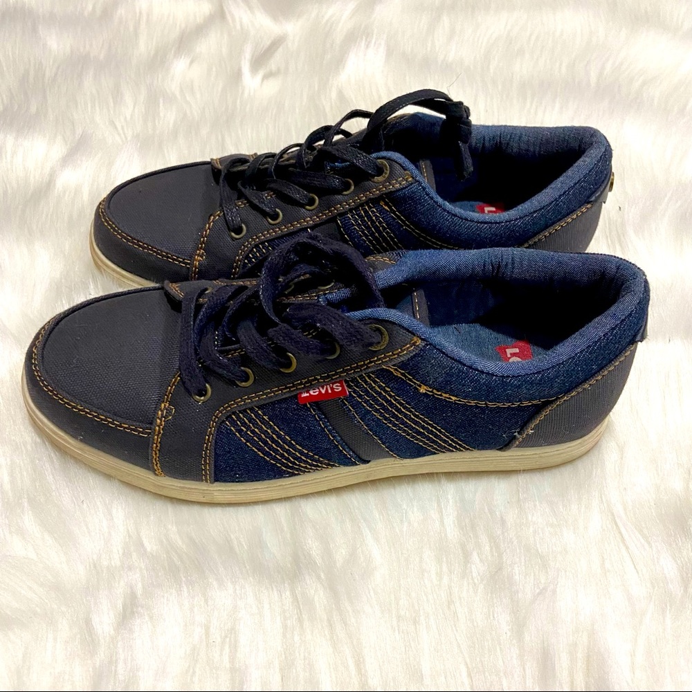 Levi’s Denim Casual Tennis shoes Size 5.5